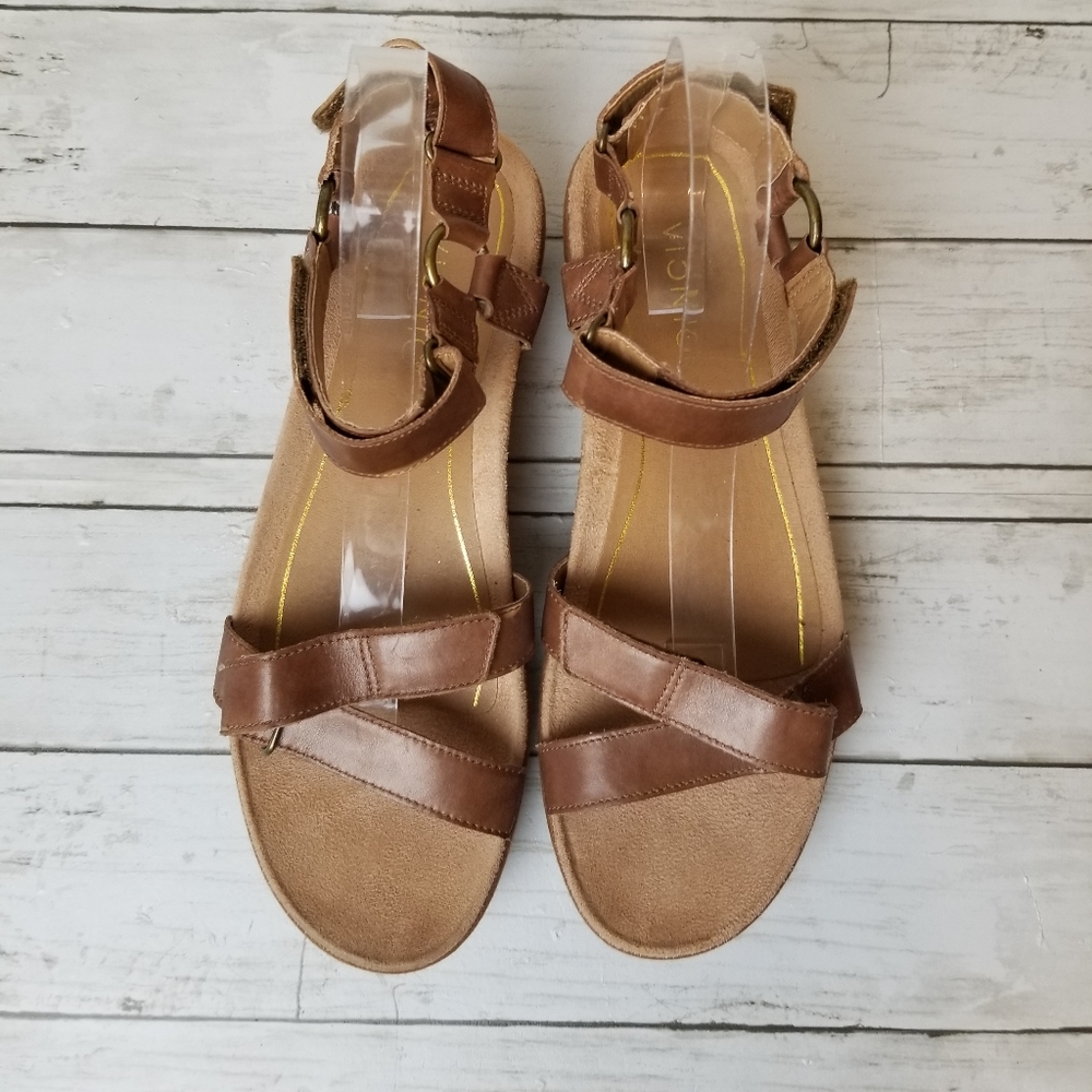 Vionic Kayan Leather Hook And Loop Platform Sanda… - image 2